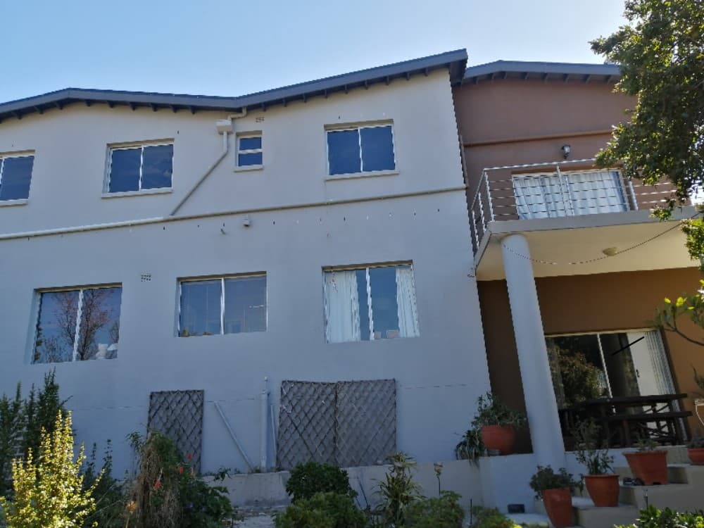 Modern Family Home - Johannesburg image 3